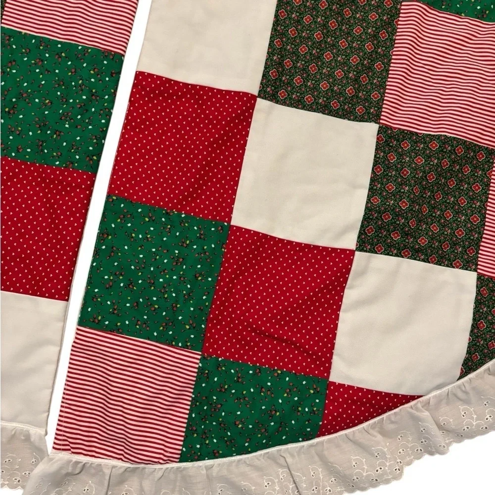 Handmade Large Country Patchwork Christmas Holiday Tree Skirt Eye-let  Lace Trim